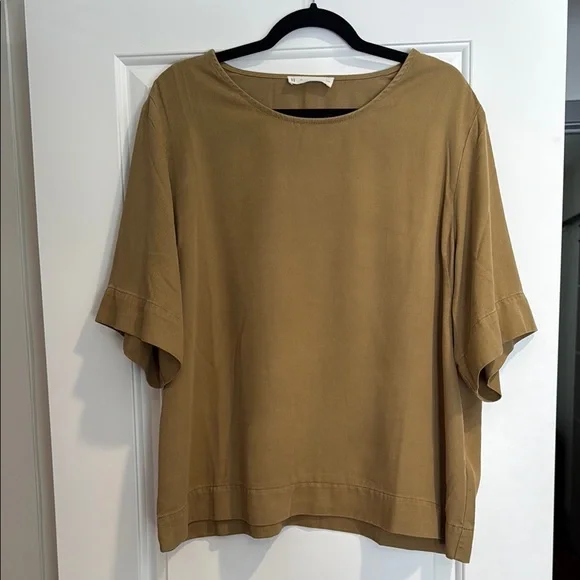 Everlane - The Relaxed Tee in Buttersoft - Picture 1 of 3